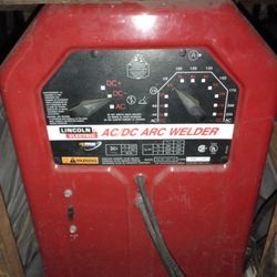 Slightly Used Lincoln Electric Welder 
