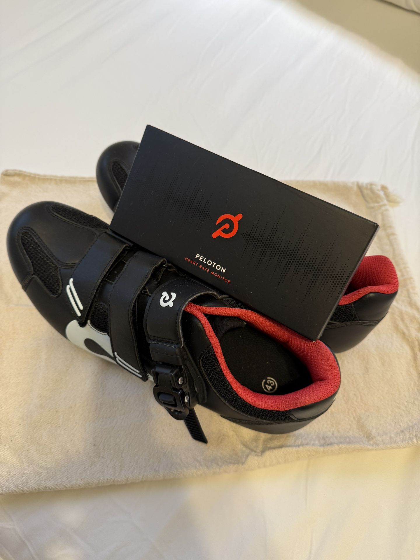 SELLING PRACTICAL NEW PELOTON CYCLING SHOES SIZE 10 MEN / 12 FEMALE