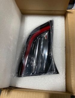 Getfarway inner Trunk Taillight LH for Tesla Model 3/Y 21-23