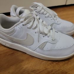 Nike Gamma Force Womens 6 1/2