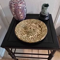 Formidable Center / Coffee Table