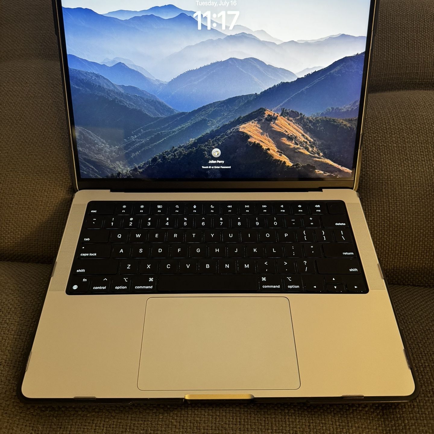 MacBook Pro (2021) M1 Pro, 1TB, 16GB RAM, still Under Apple Care 