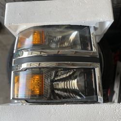2015 Chevrolet Silverado 1500 Driver & Passenger Side 2 Piece Headlight Set