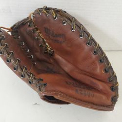Vintage Wilson Trapper A2680 Right Hand Throw Baseball Glove