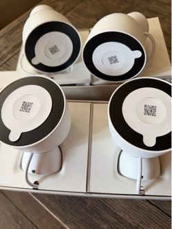** 4 NEW GOOGLE NEST CAMERAS OUTDOOR ***plus Google nest thermostat