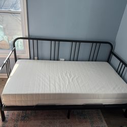 Pull Out Day Bed - OBO