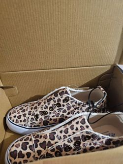 Girls Cheetah Print Shoes (size 3