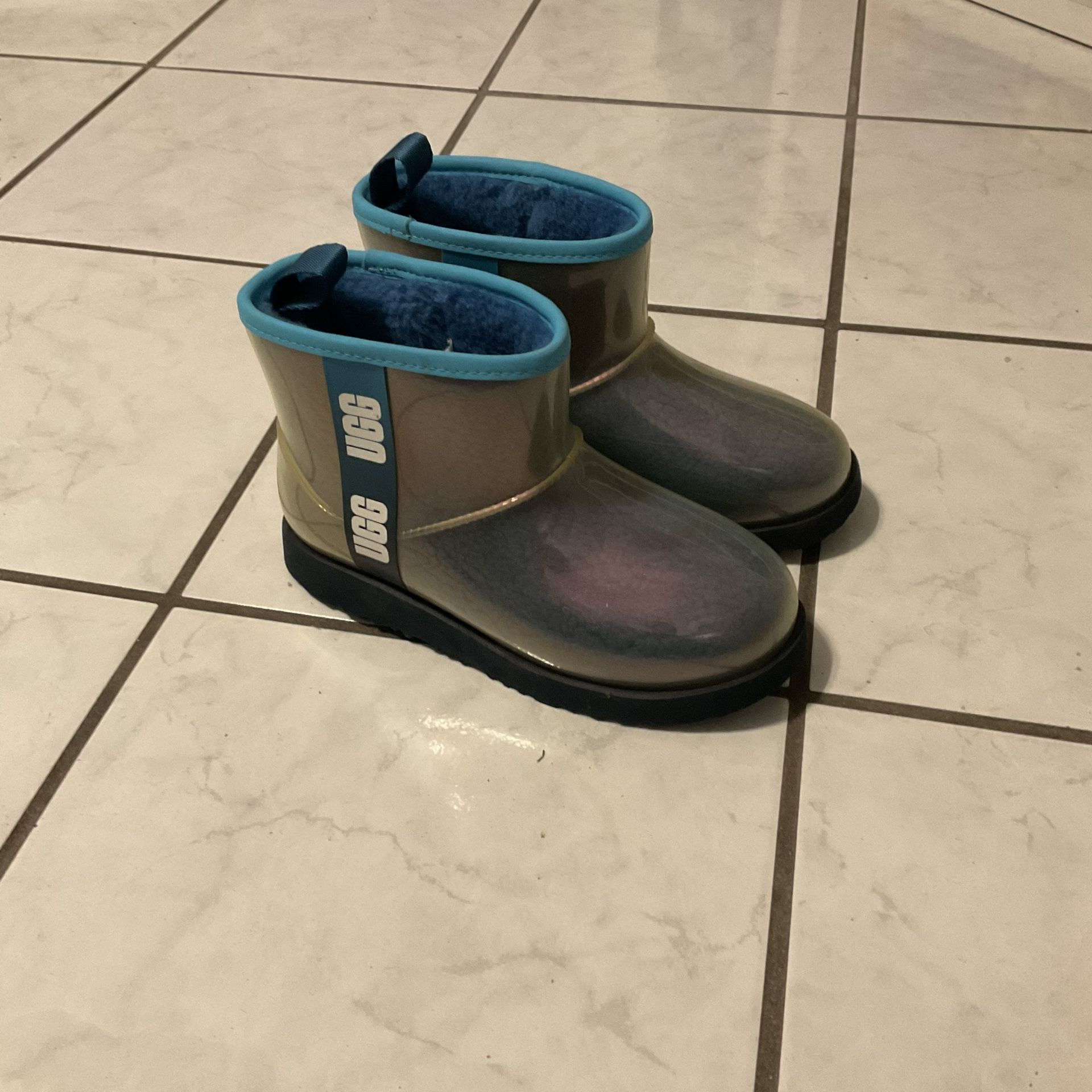 Uggs Clear Mini Boots 6Y