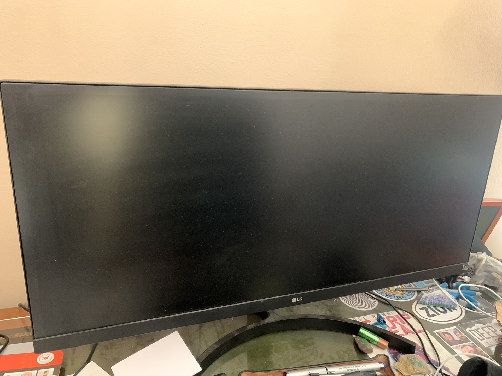 LG Computer Monitor - 27” Flatscreen 