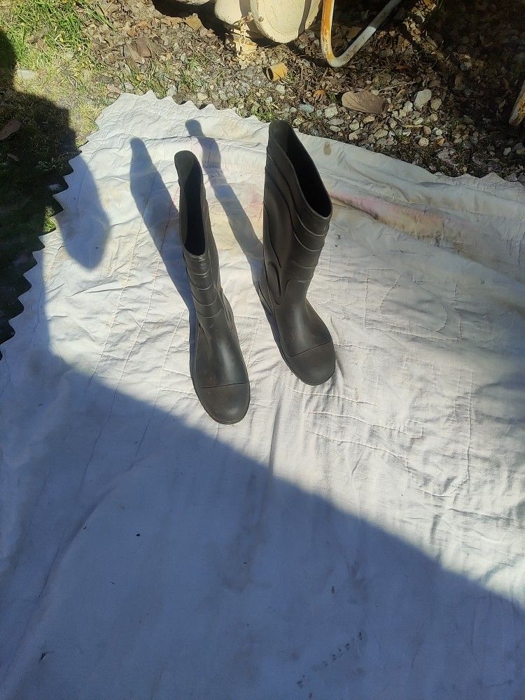 Rubber Boots. Never Used