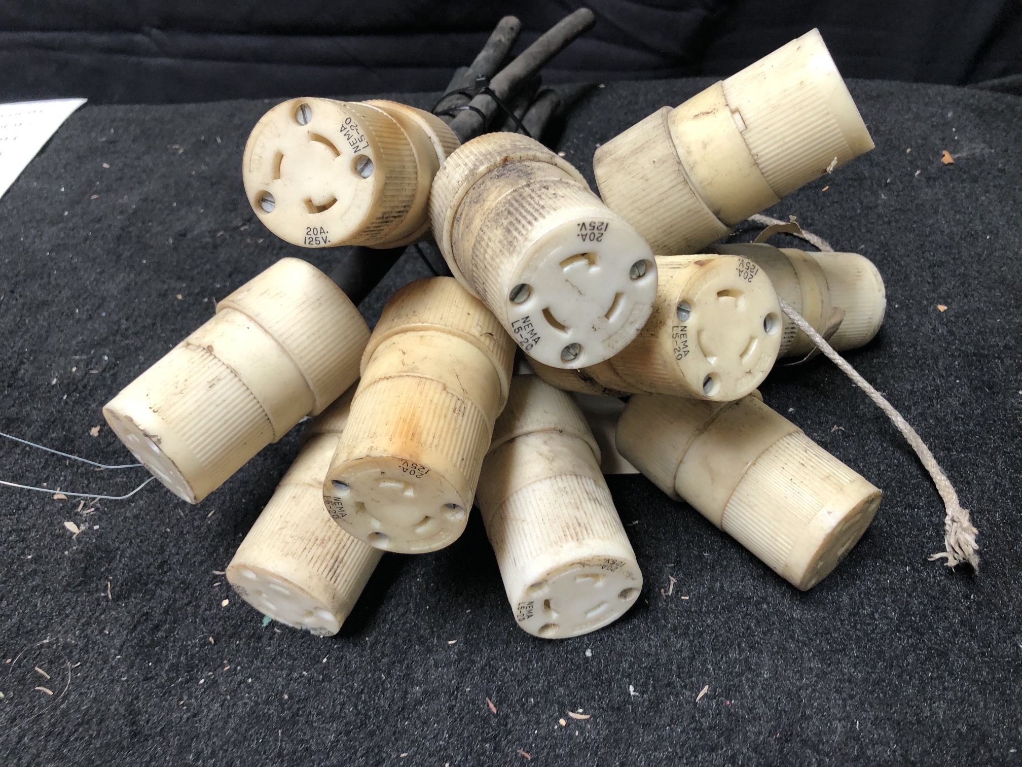 Twist Lock Cord Caps (25)