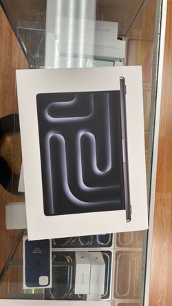 14”MacBook Pro m5 max 64Ram 2TB SSD.  Nano texture