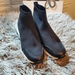 MK Logo- Michael Kors Skyler high-top black sneakers sz 9.5
gu