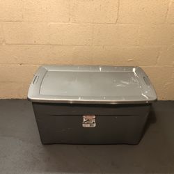 Sterilite 45 Gallon 170 Liter Wheeled Tote Storage with Lid