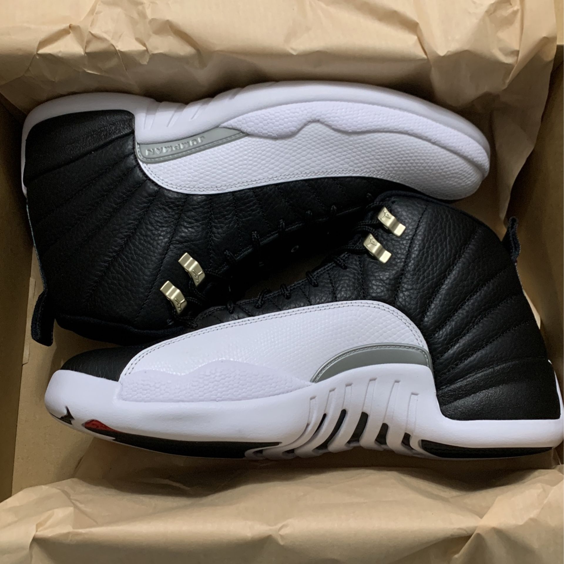 Jordan 12’s 2022 Playoffs (deadstock )