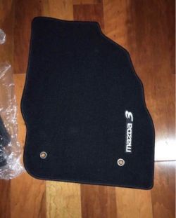 Brand new mazda 3 floor mat-all 4s