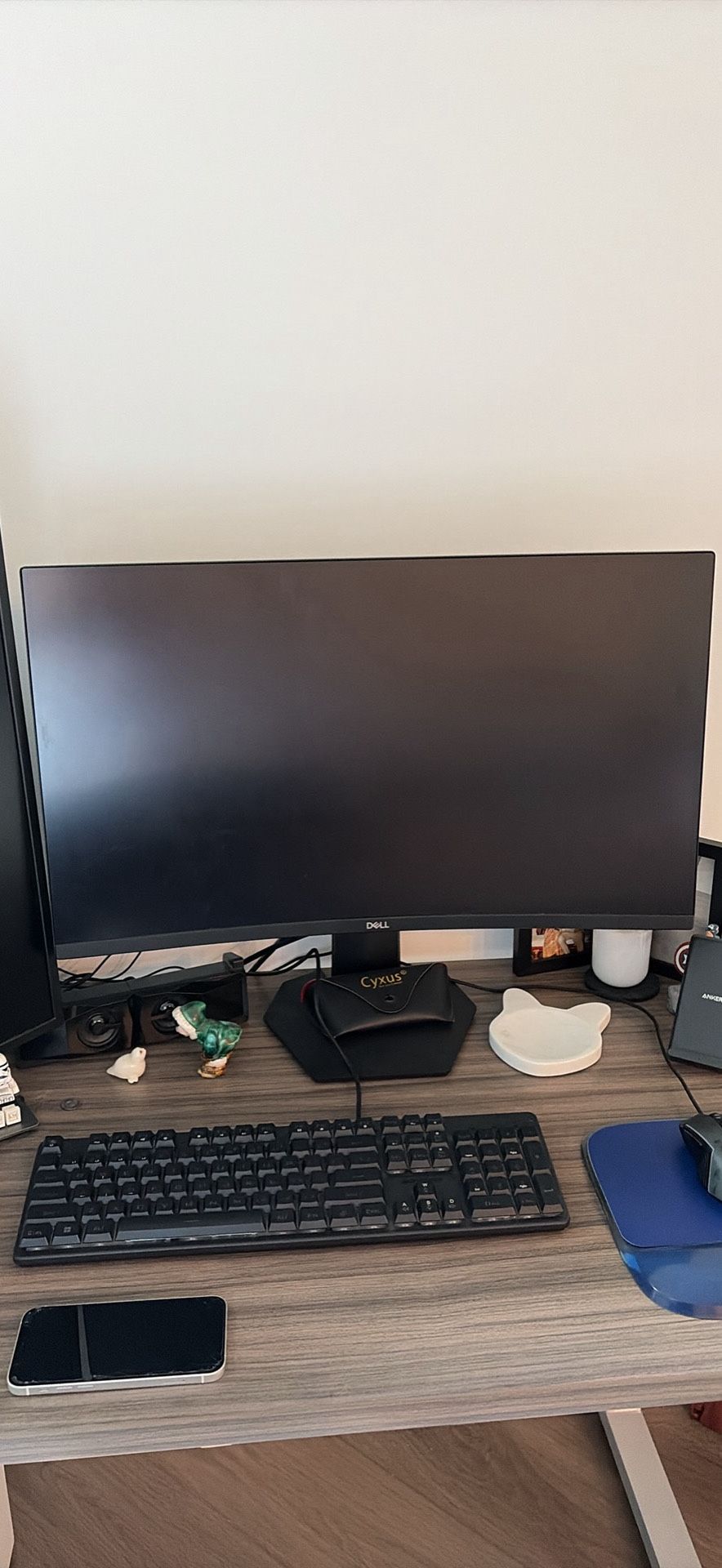Like New Dell 27” Curved Monitor