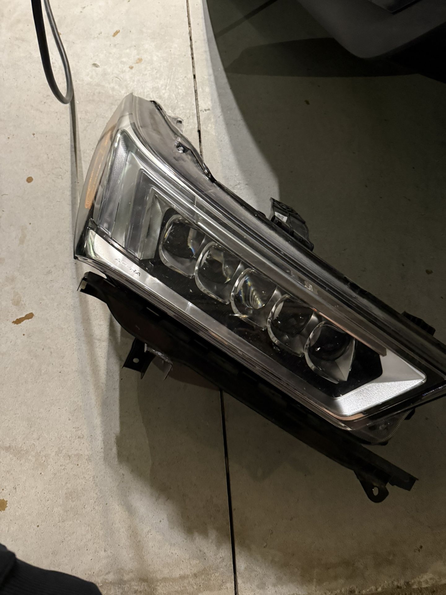 2016 2017 2018 2019 2020 Acura MDX Passenger Side Headlamp