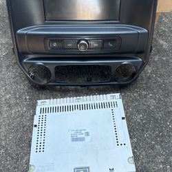 2014 To 18 GMC Sierra Radio Screen And Module 