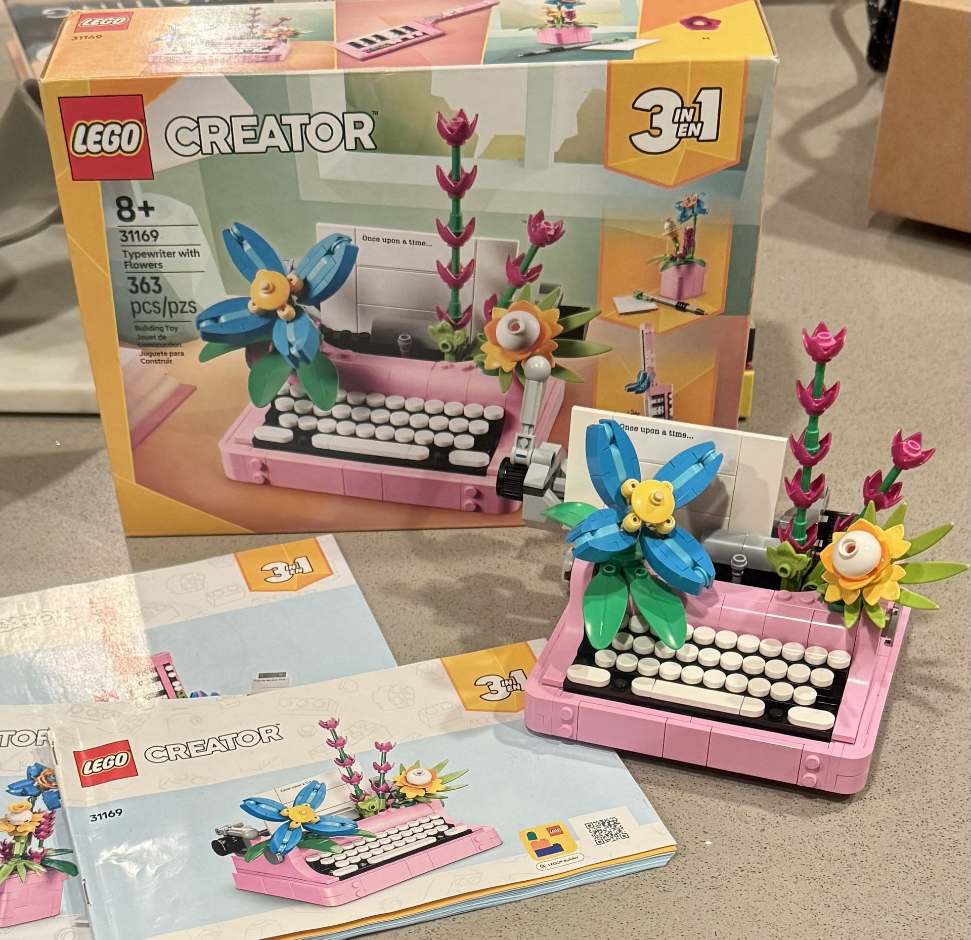 Lego Creator 3-in-1 Typewriter with Flowers 31169