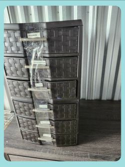 Jewelry/makeup box with drawers
