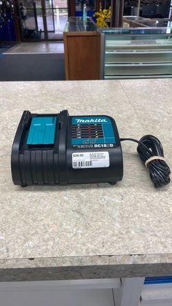 Makita DC18sd 18v LXT lithium ion rapid optimum battery charger. 70519878