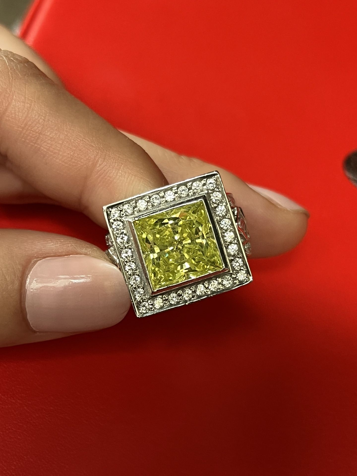 Beautiful Size 7 Ring