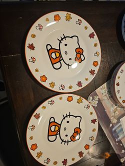 Hello kitty fall plates