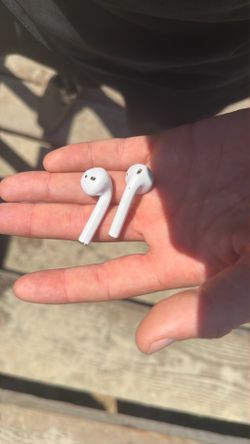 AirPods no case