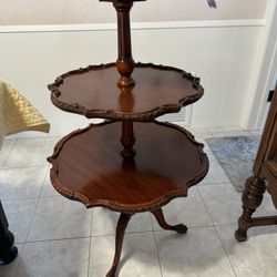 Antique Ornate Pie Crust Table 