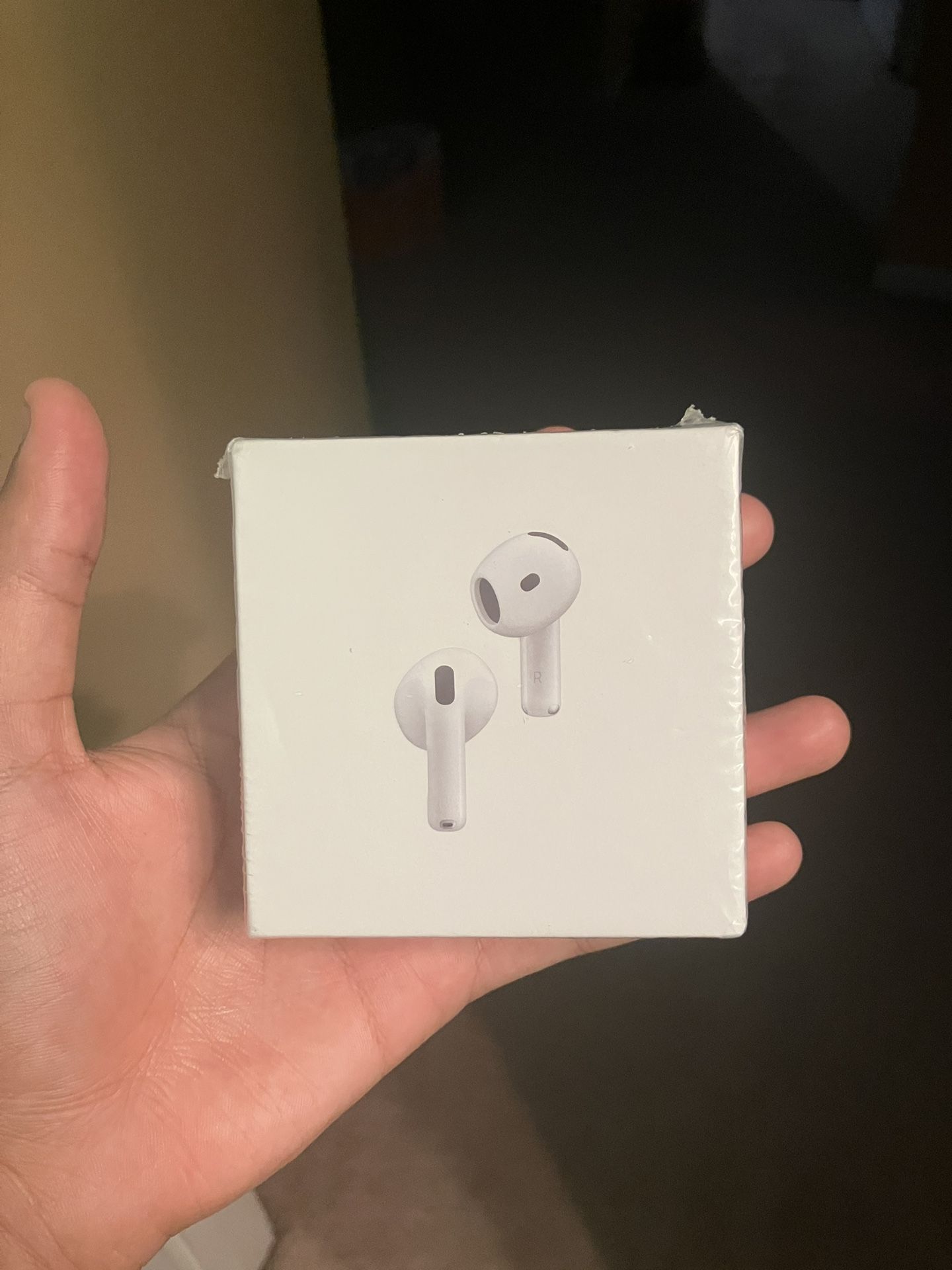 Airpods 4 with Active Noise Cancellation