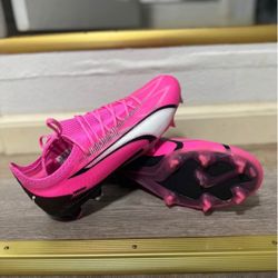 Puma Ultra Size 8 Soccer Cleats 