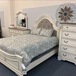  Queen & King Bedroom Set 