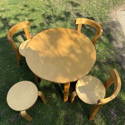 Anka mini  table and chairs