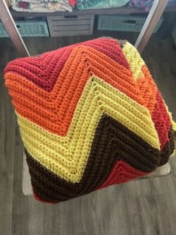 Charlie Brown colored Afghan blanket. Size 52x66 ish ☑️ Profile for More items!!