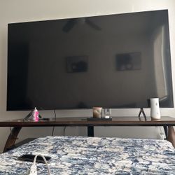 75 inch  samsung tv like brand new with tv stand 