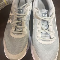 under armor sneakers size 15 like new