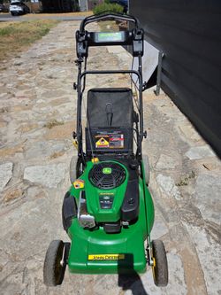 John Deere JS46 Self-Propelled Gas Lawn Mower