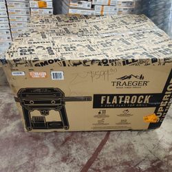 Traeger
Traeger Flatrock 2-Burner Zone Grill, Propane Black Flat Top Griddle