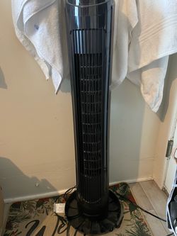 Amazon Basics 40" 70-Degree Oscillating Digital Tower Fan with Powerful Airflow for Bedroom, Living Room, Office, 4 Speeds, 3 Modes, 15-Hour Timer, Re