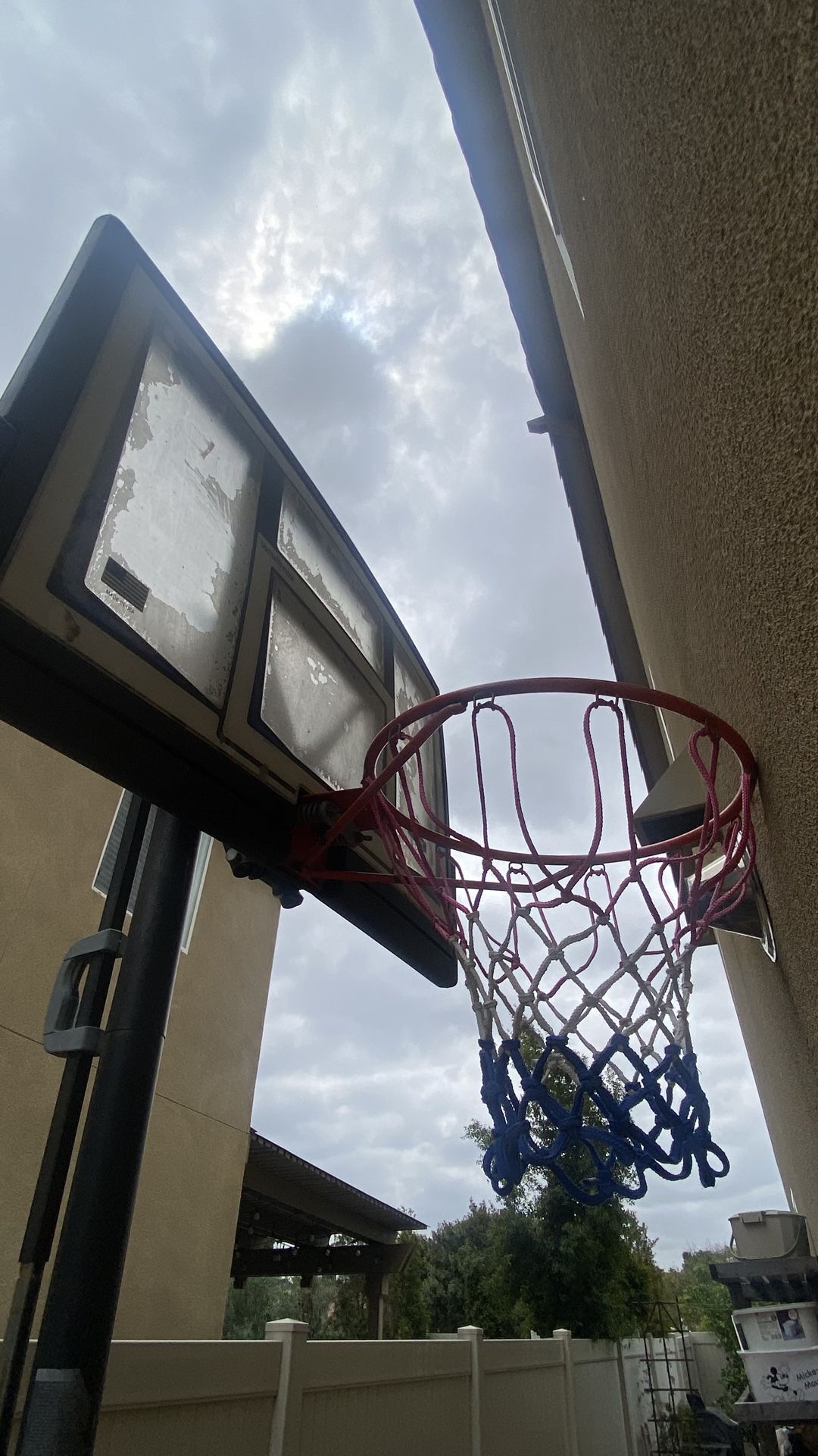 Outdoor basketball hoop