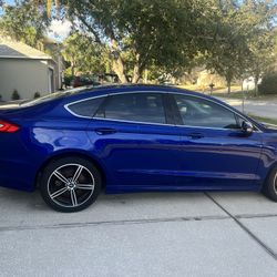 Blue Ford Fusion 