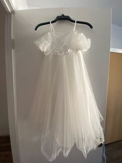 Girls white dress size Small