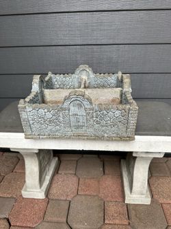 Castle planter box