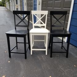 Chairs 2 White/2 Black