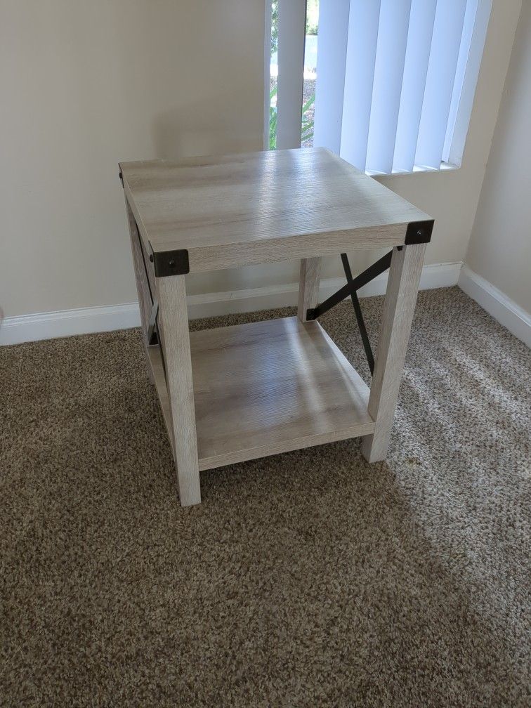 White Oak End Table
