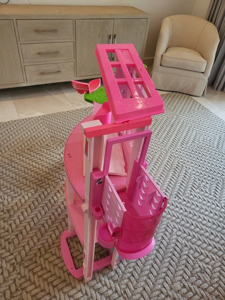 BARBIE DREAM DOLL HOUSE