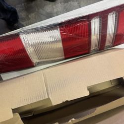OEM Style Tail Light – Chevy Silverado / GMC Sierra