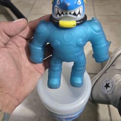 Heroes of Goo Jit Zu Galaxy Attack Pump Power Air Vac Thrash action figure. 