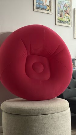 Red inflatable seat